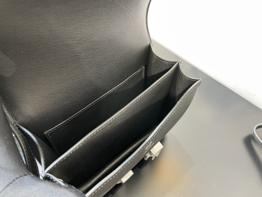 Hermès Constance 19 Epsom Silver Hardware 7.25" x 6.25" x 2.25"