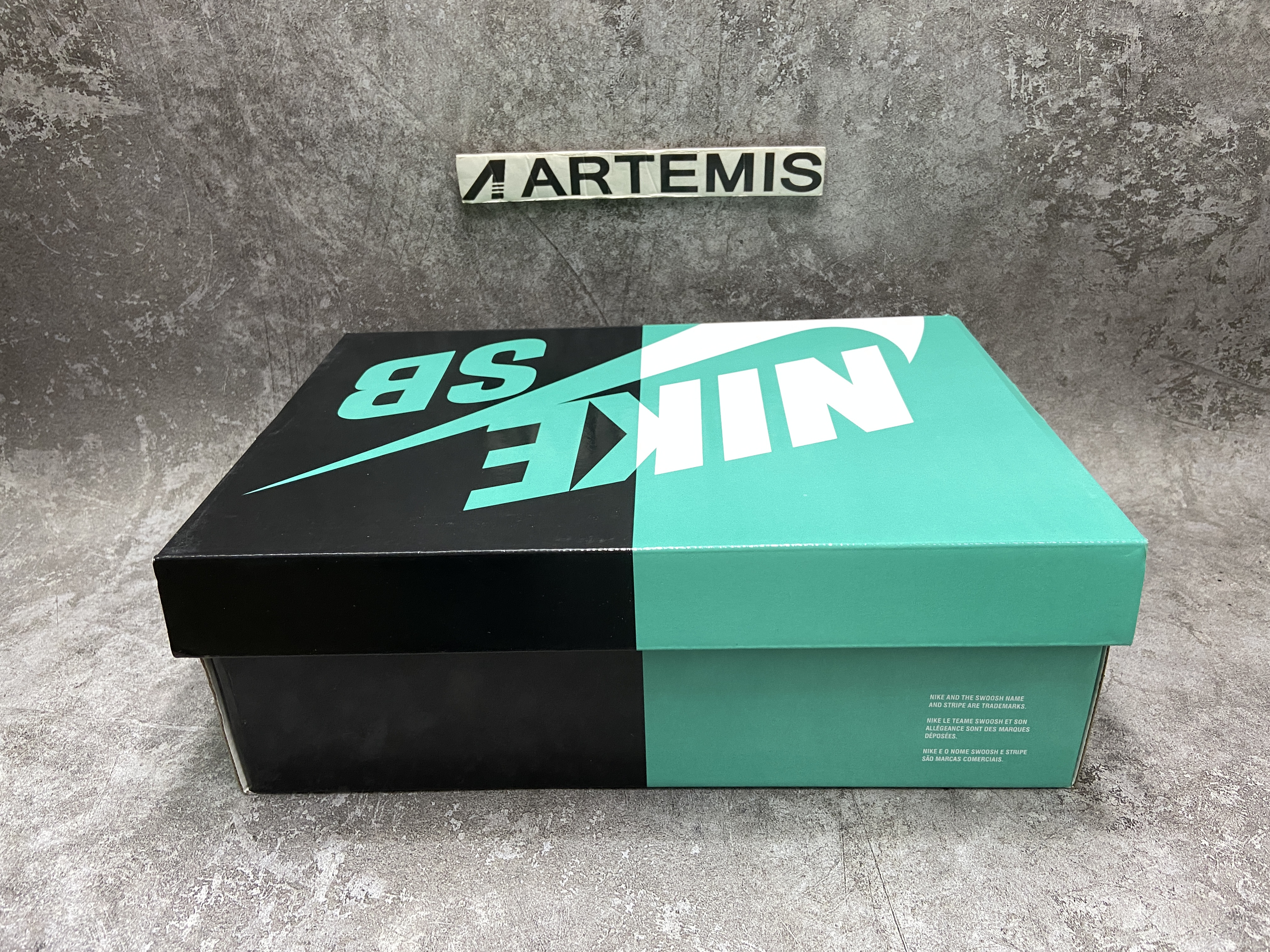 Nike SB Dunk Low Quartersnacks