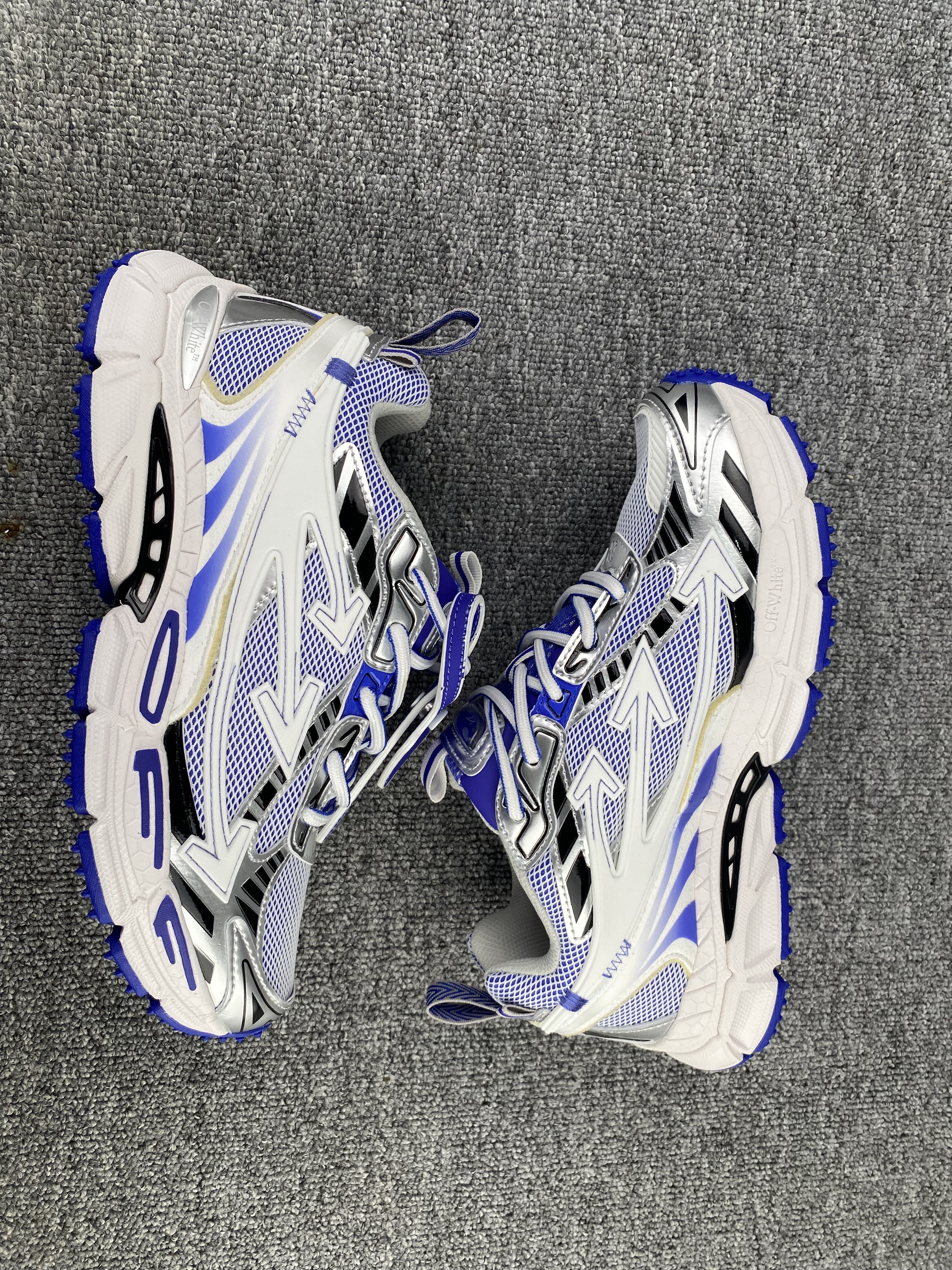 UA Off-White "BE RIGHT BACK"