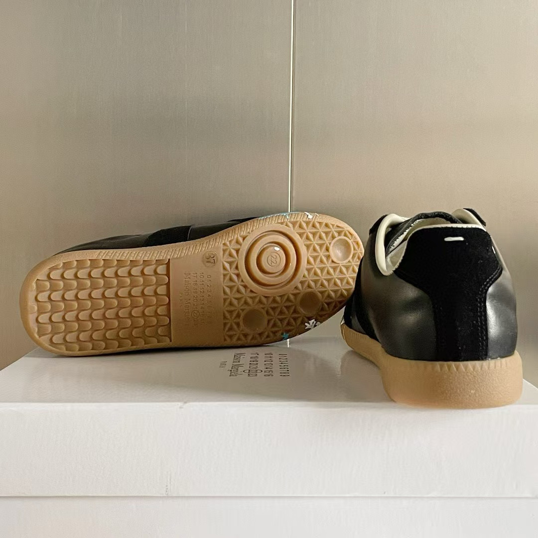 ua ma*s*n Ma*i*la wmns replica low 