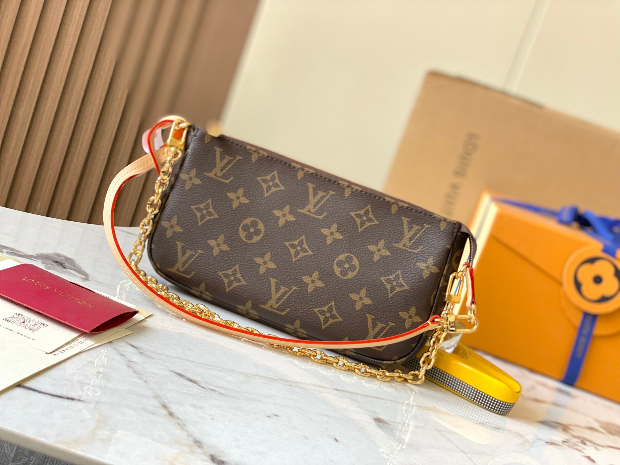 LV Pochette Accessoires M82766 23.5x13.5x4cm