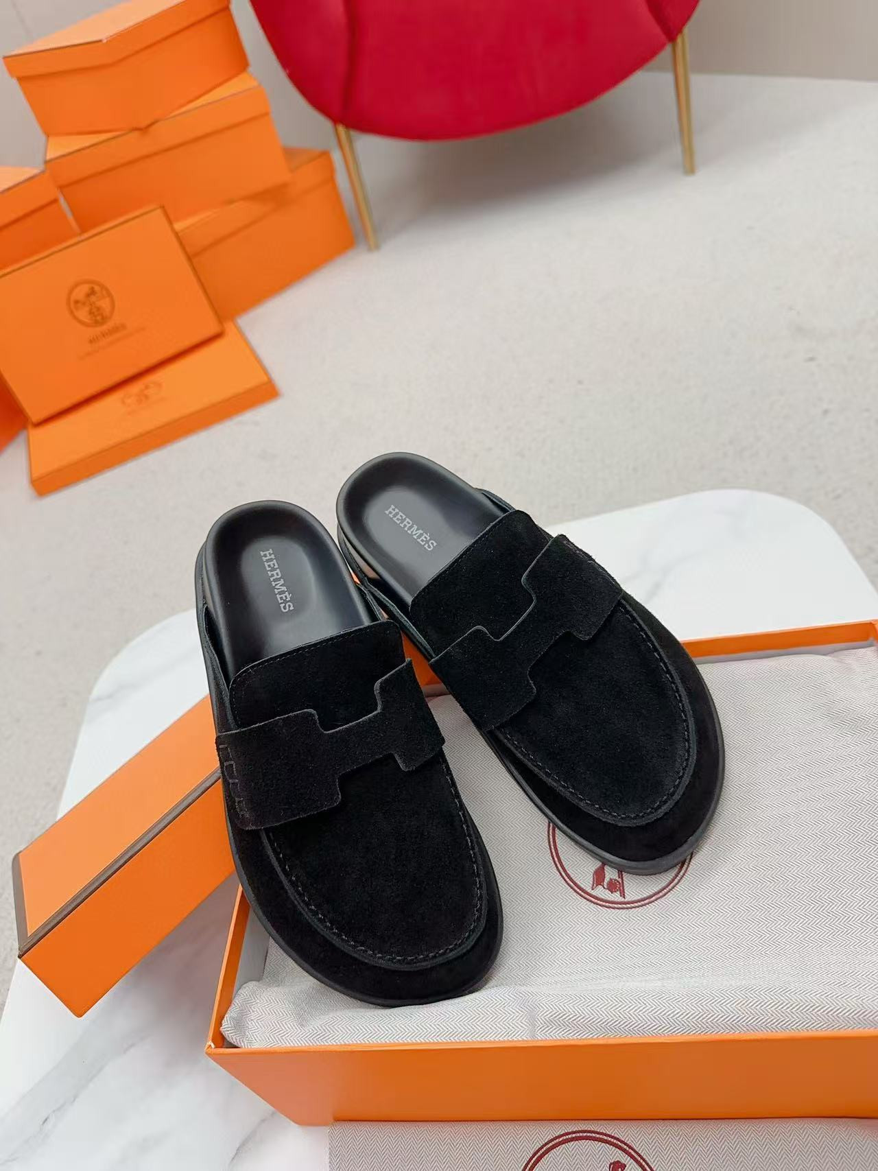 UA Hermès slippers