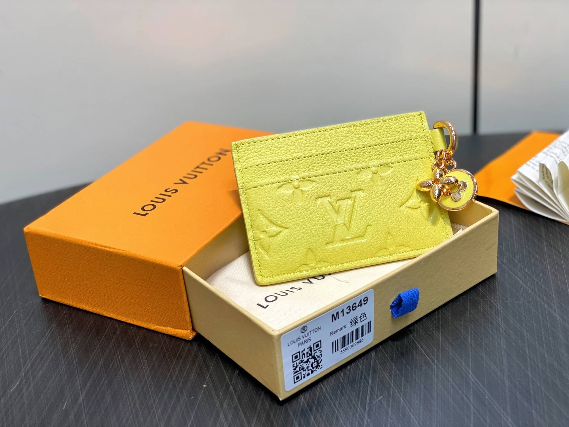 LV Charms Card Holder M13645 10x7x0.3cm