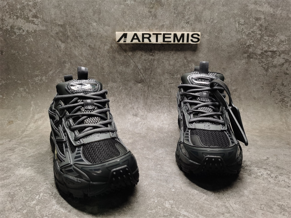 UA OFF-WHITE Be Right Back Black