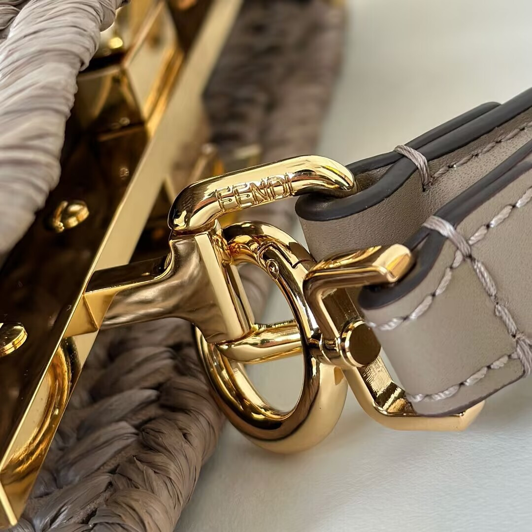 F**di peekaboo iseeu 27x11×20cm