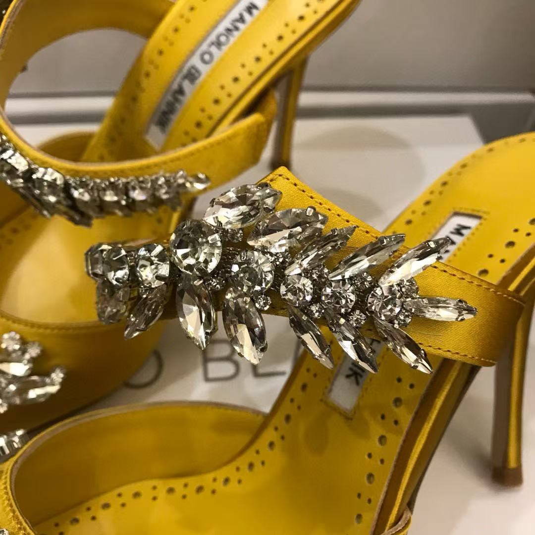 UA MANOLO BLAHNIK Shoes