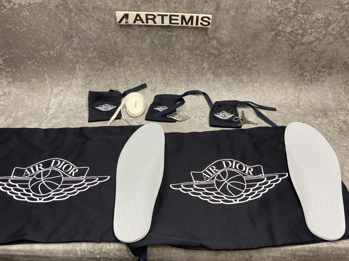 air jordan 1 retro low D*or (blue box version)