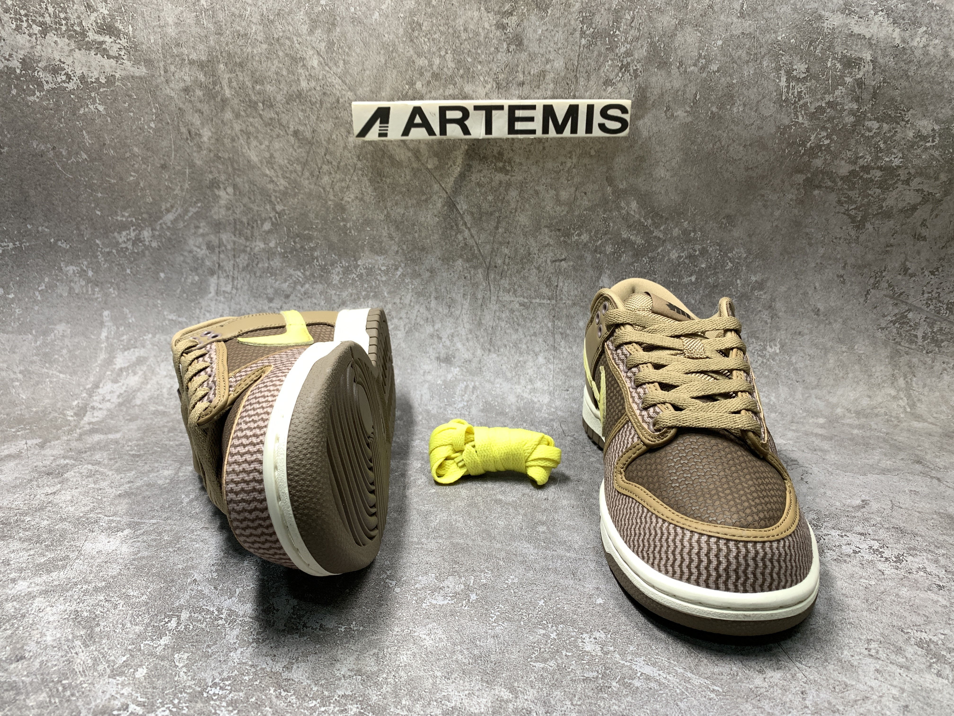 Nike Dunk Low SP UNDEFEATED Canteen Dunk vs. AF1 Pack