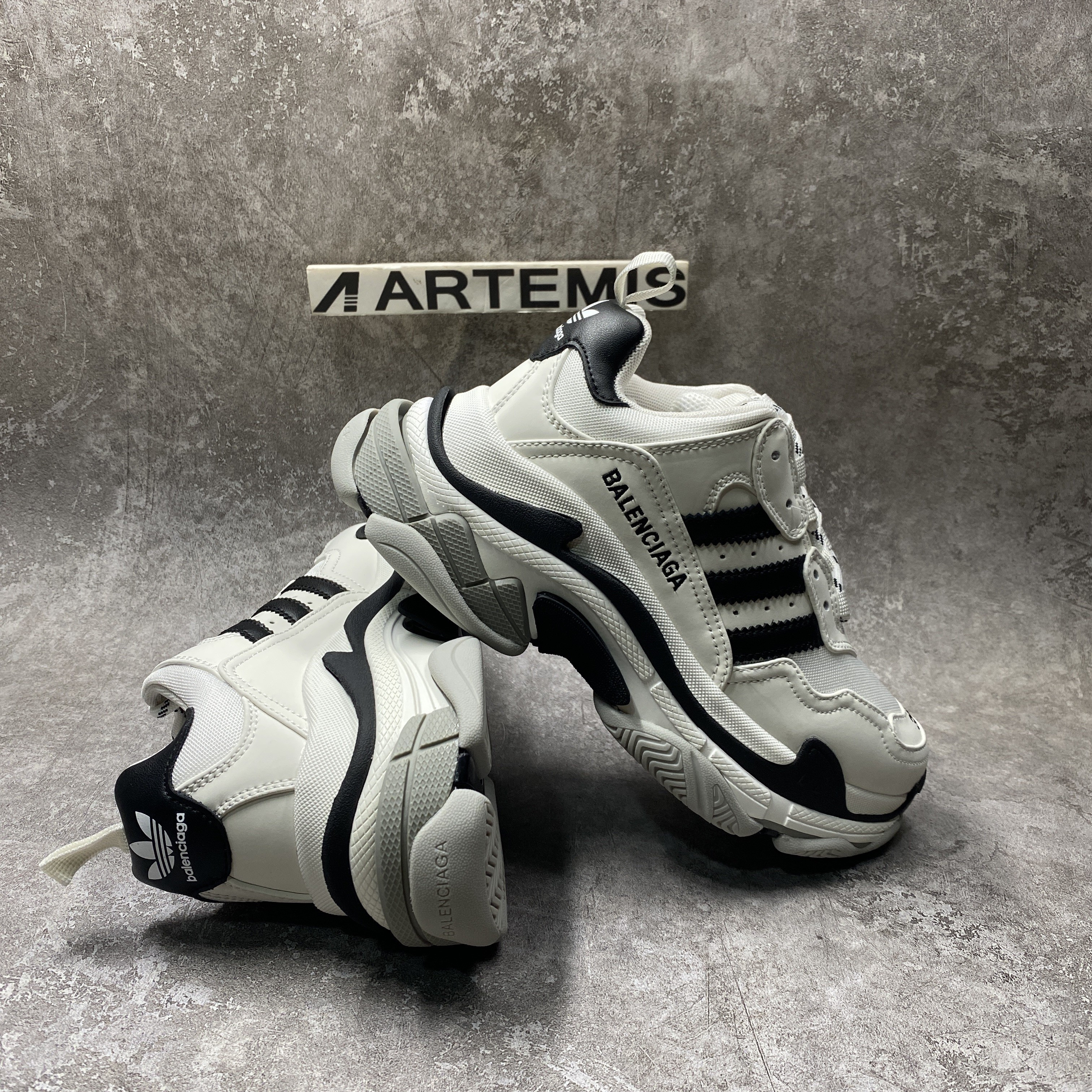 Ba*len*cia*ga triple s sneaker clearsole fluo black white