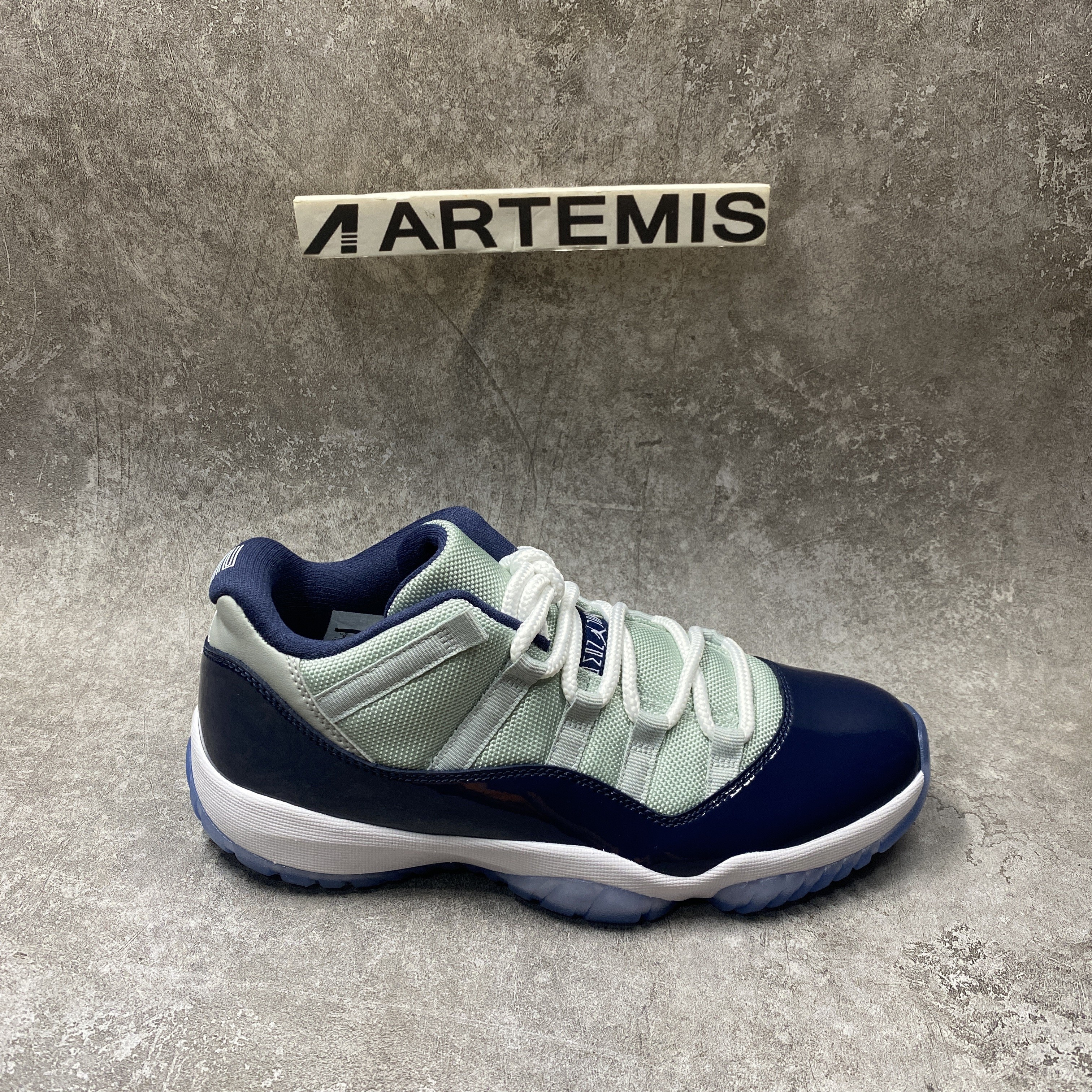 Air Jordan 11 Retro Low Georgetown