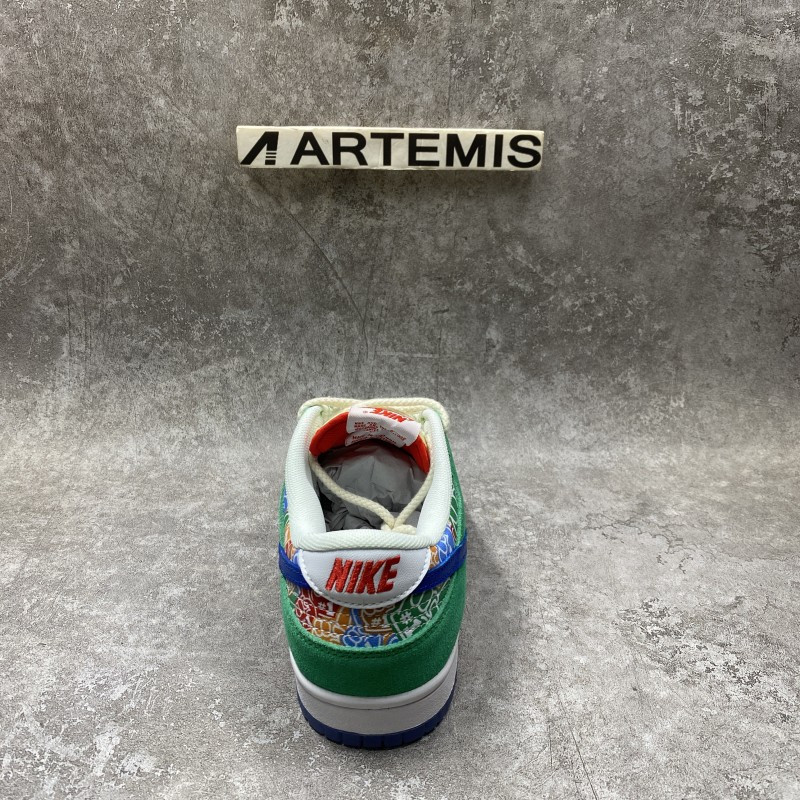 Nike Dunk Low Foam Finger