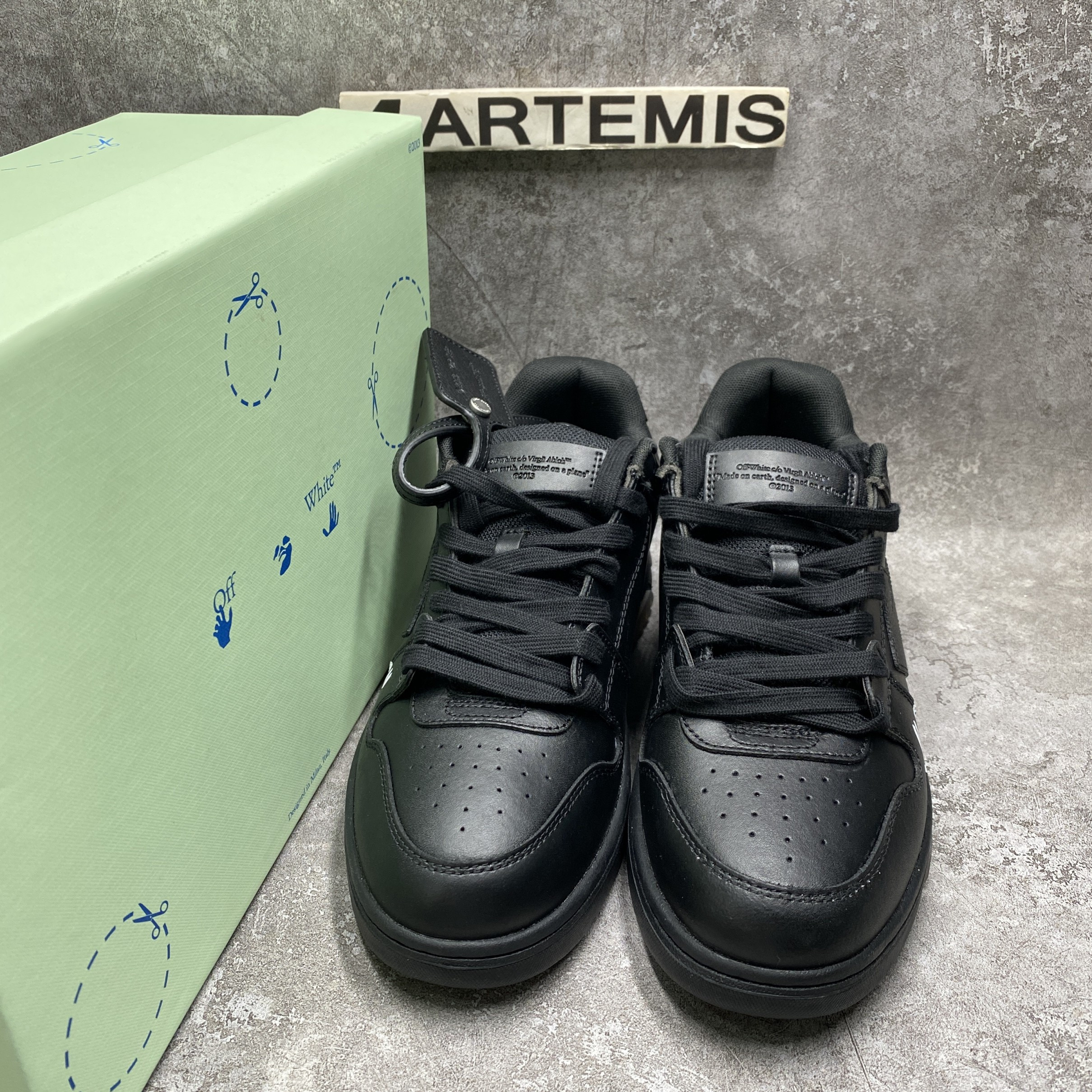 OFF-WHITE Out Of Office OOO For Walking Low Tops Black White (SS22)