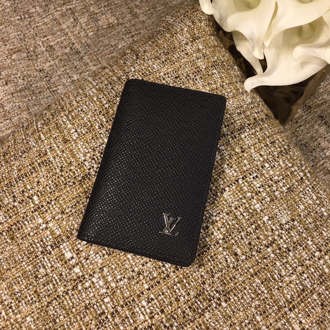 LV POCKET ORGANIZER M69250