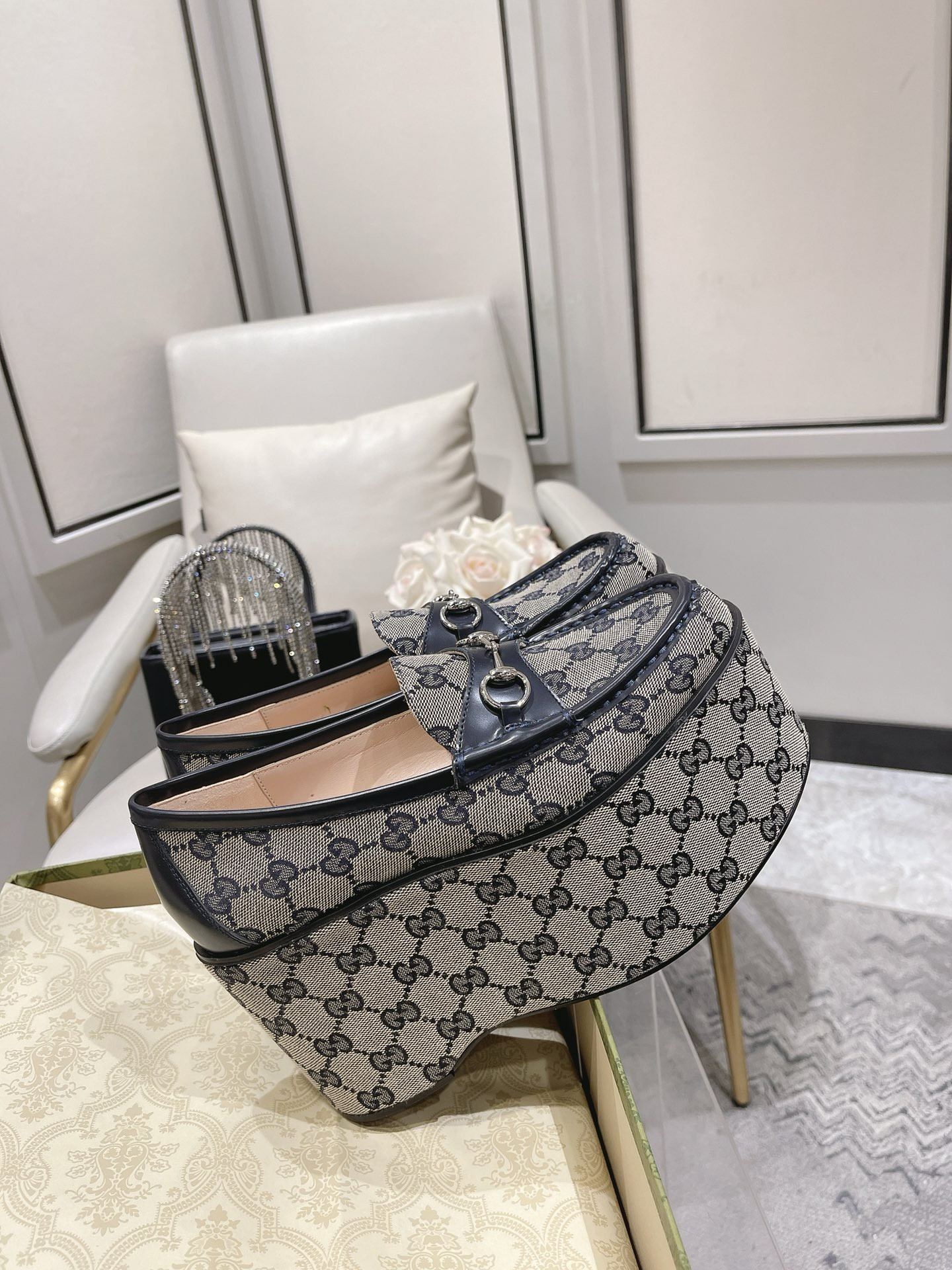 G*u*i horsebit platform loafer