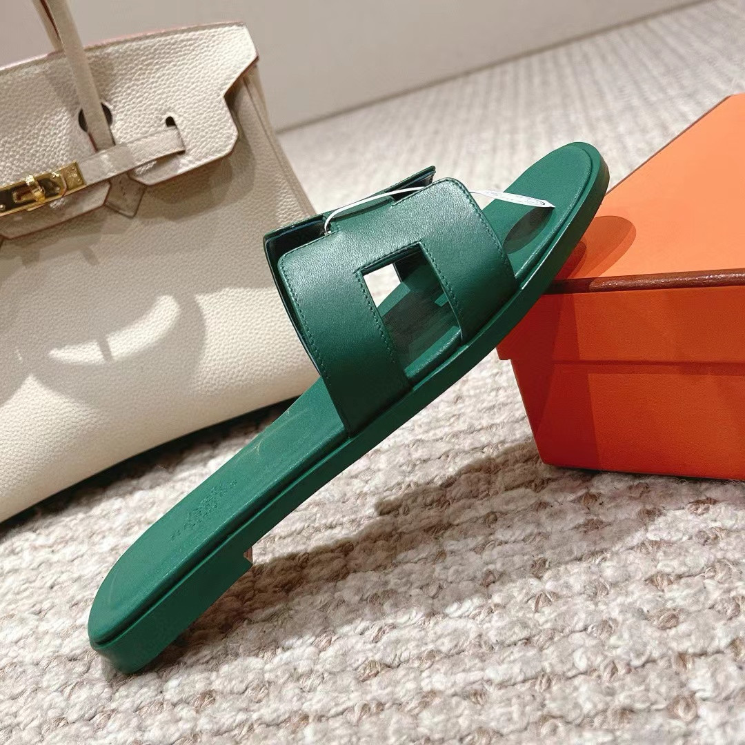 UA Hermès Oran sandal