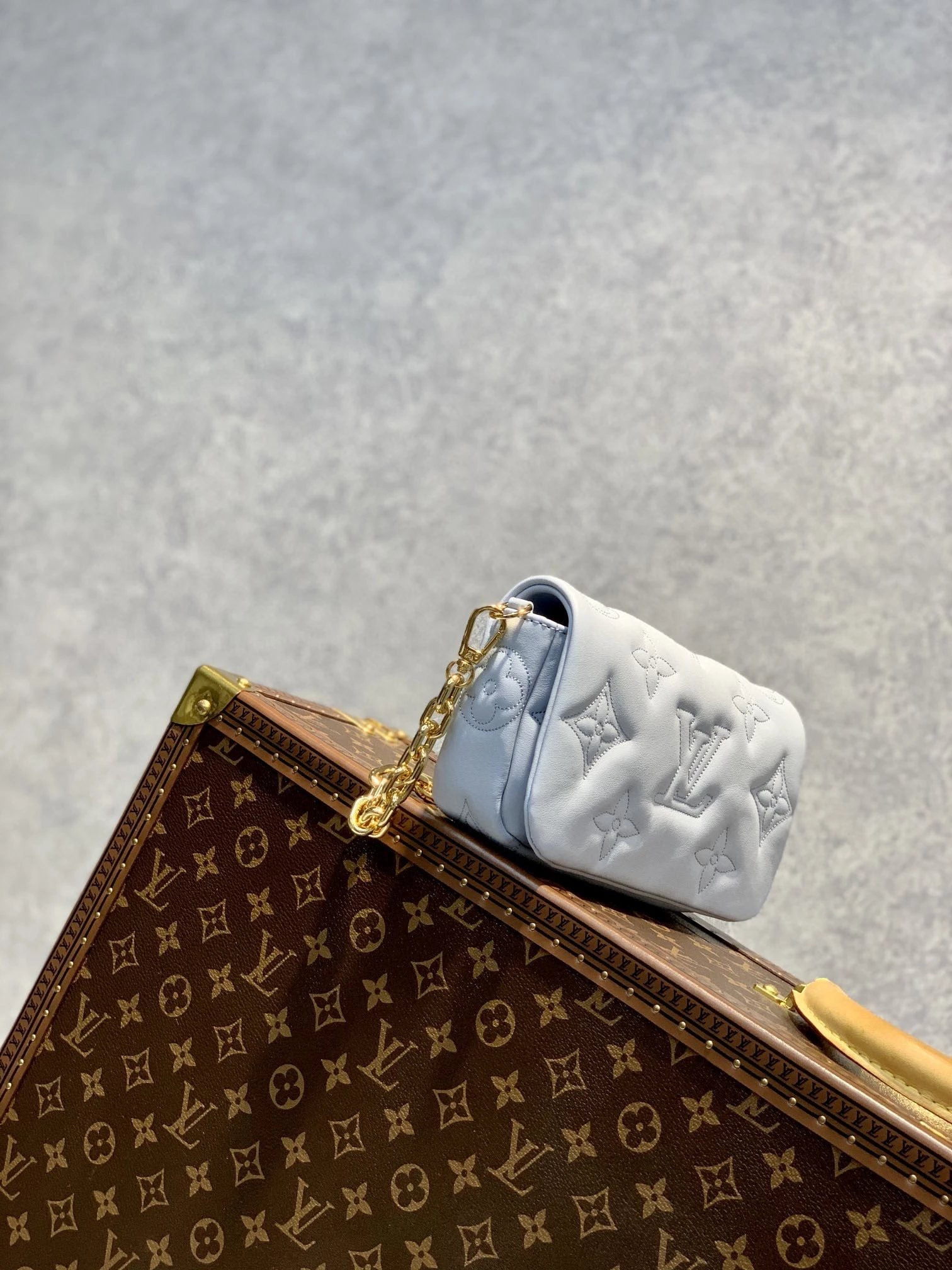 LV WALLET ON STRAP BUBBLEGRAM M81399
