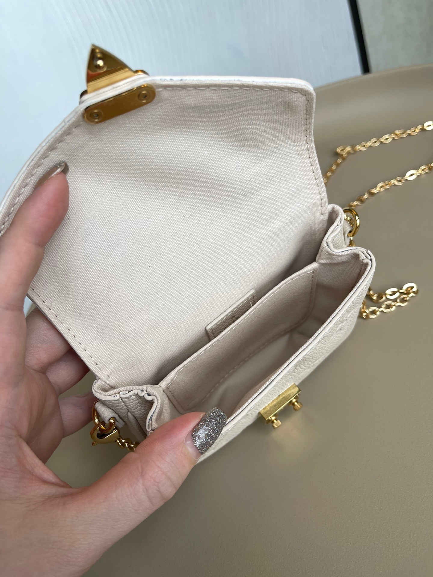 LV MICRO METIS M81390