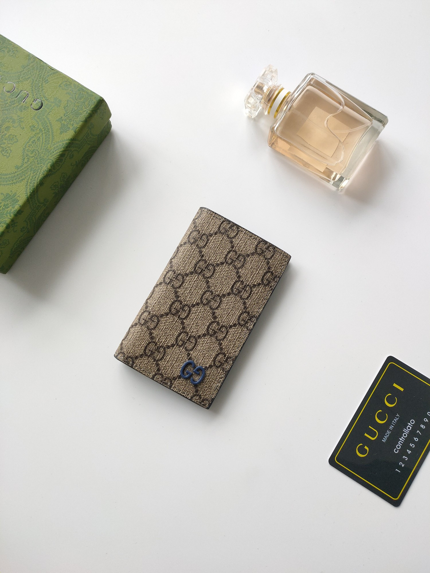 G*u*i gg card case wallet