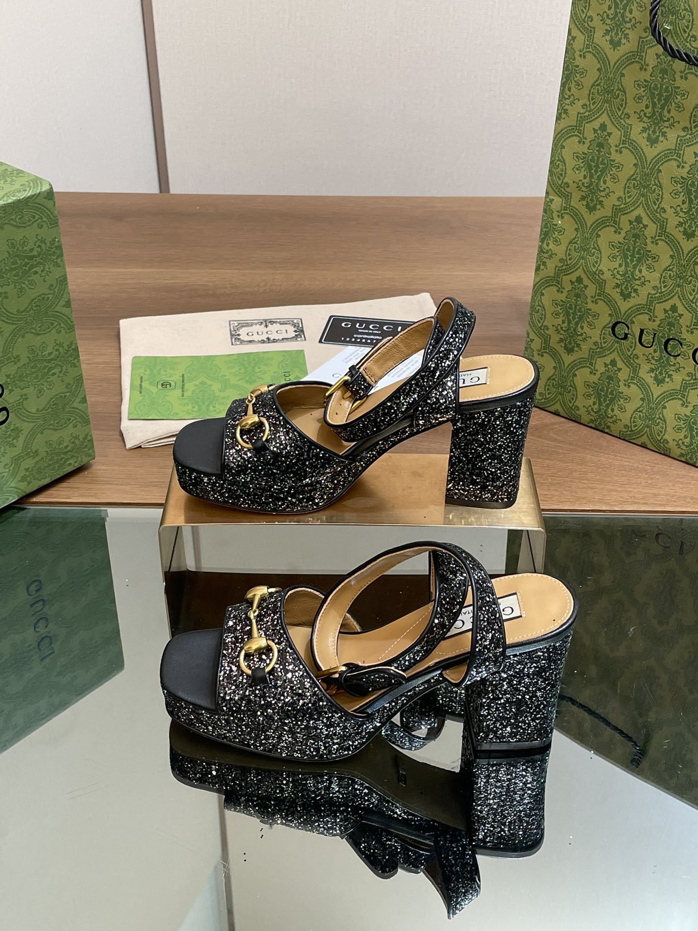 ua G*u*i horsebit platform sandal