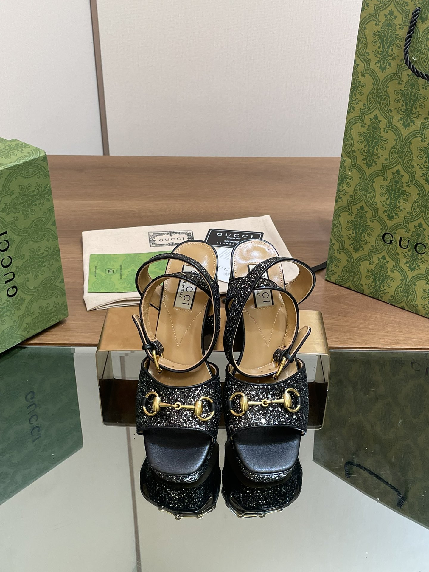 ua G*u*i horsebit platform sandal