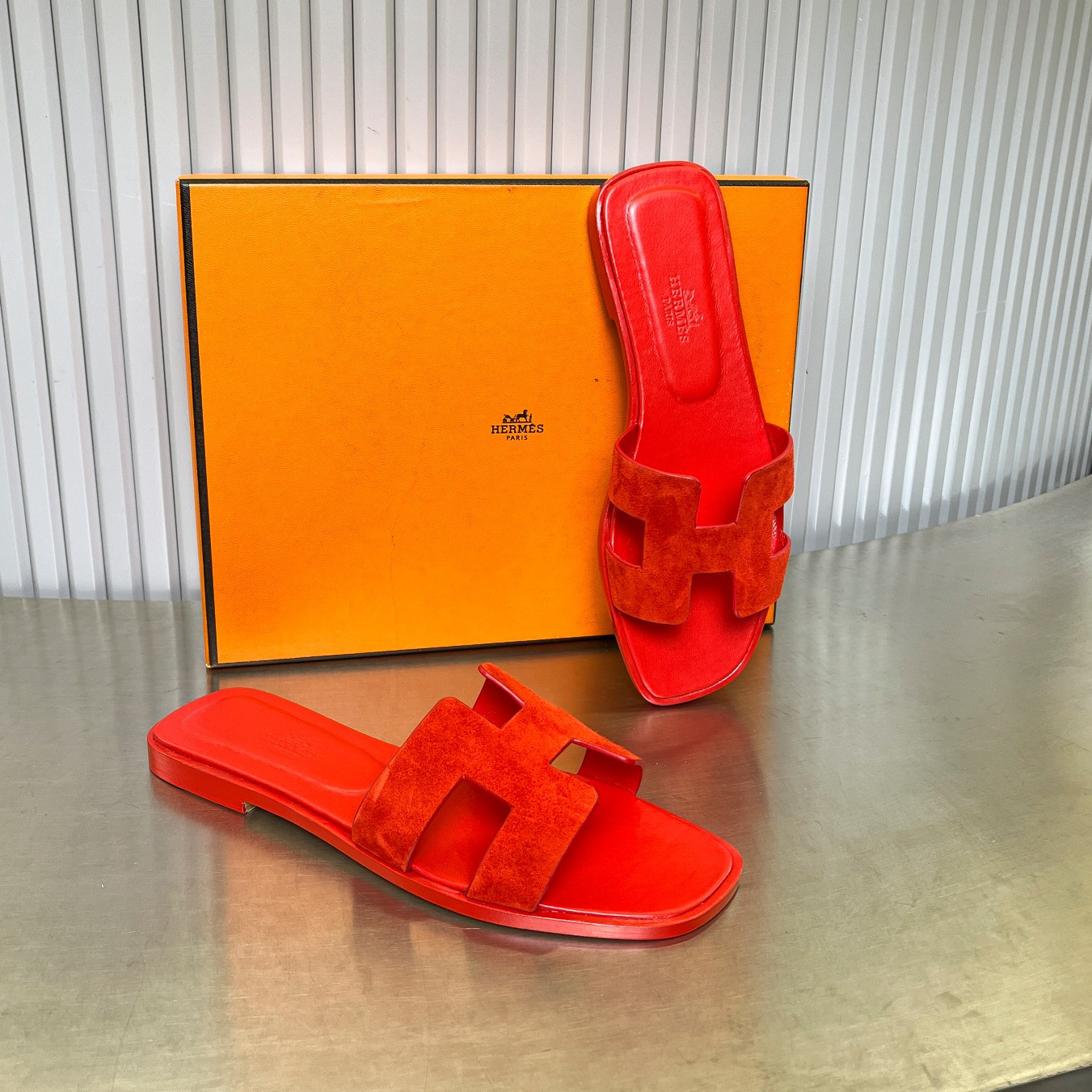 UA Hermès Oran sandal