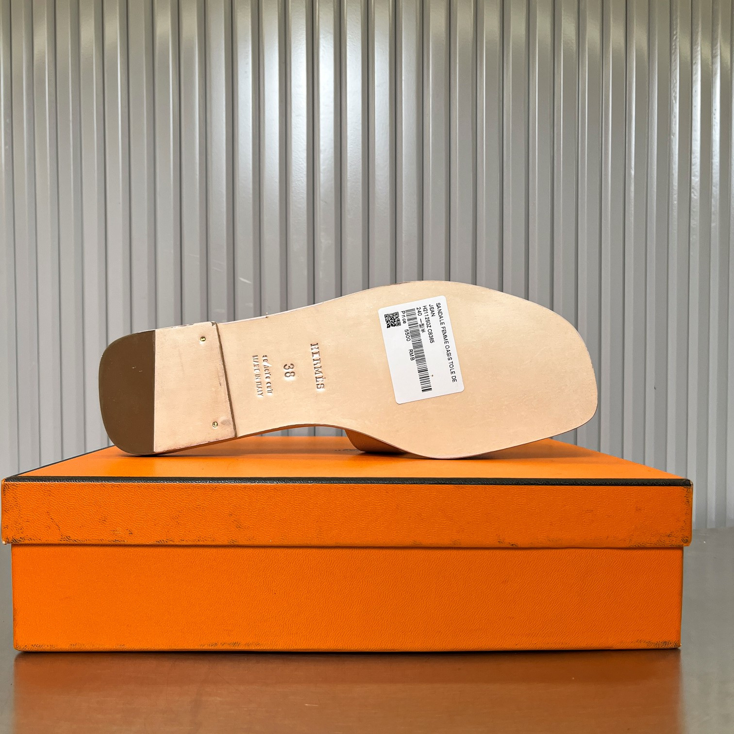 UA Hermès Oran sandal