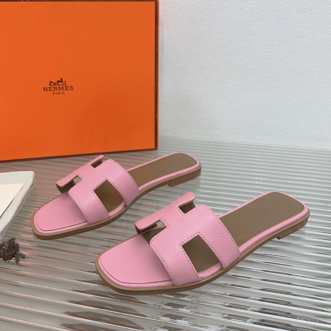 UA Hermès Oran sandal
