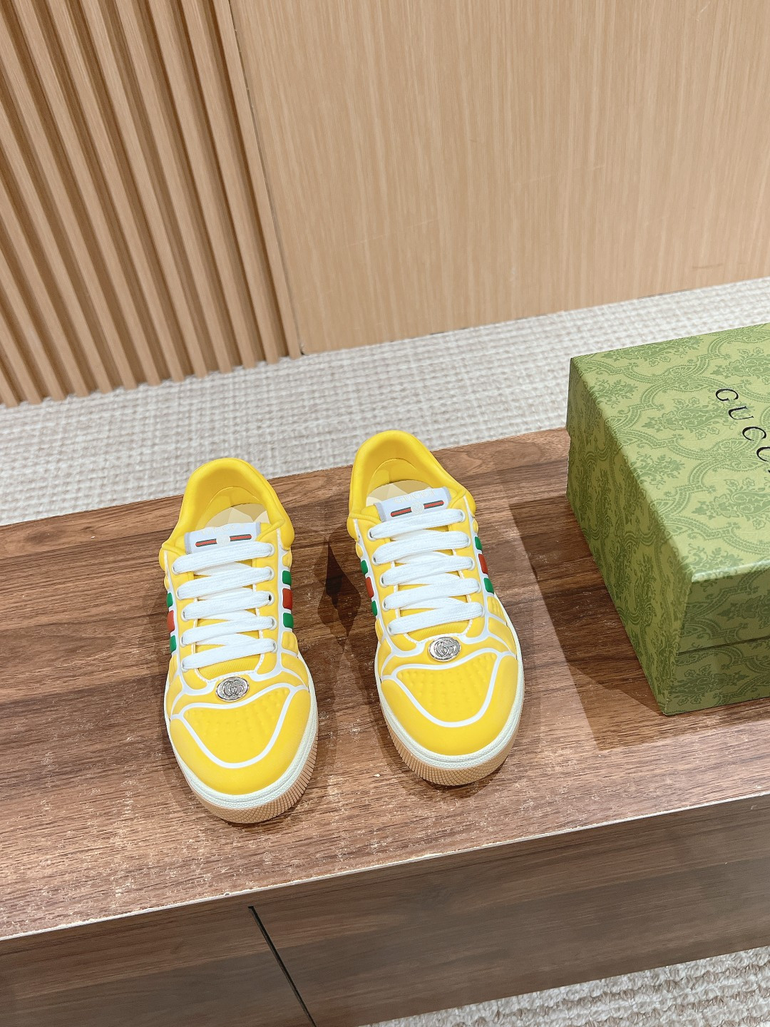 ua G*u*i screener sneaker with web