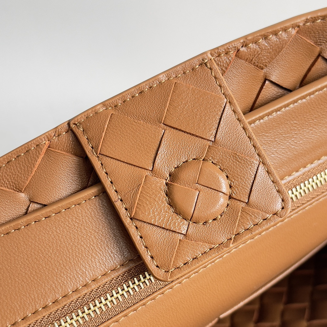 bo*te*ga Ve*ne*ta medium andiamo 32x25x11cm