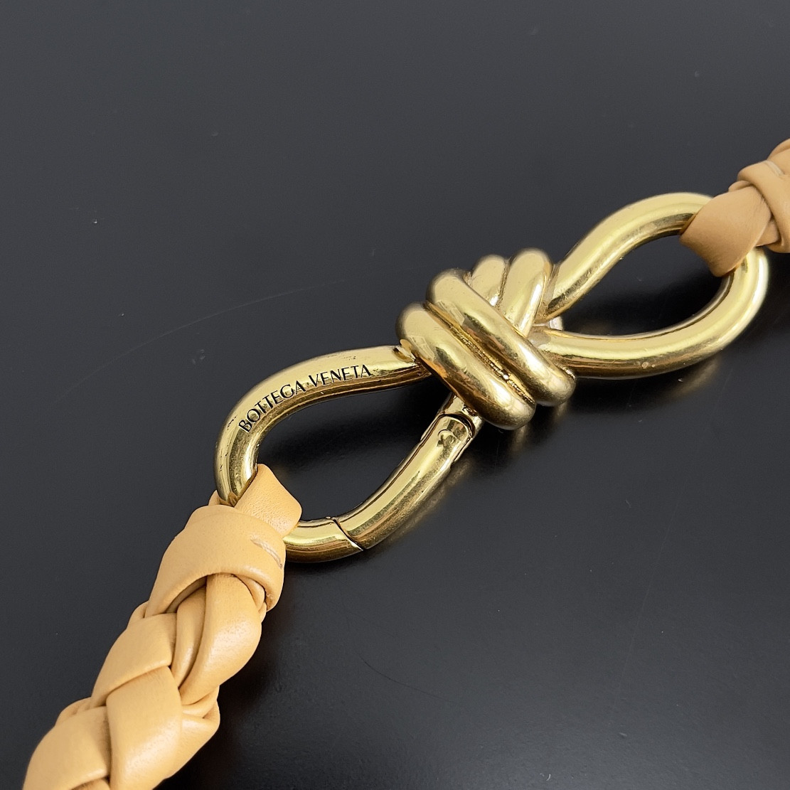 bo*te*ga Ve*ne*ta medium andiamo 32x25x11cm