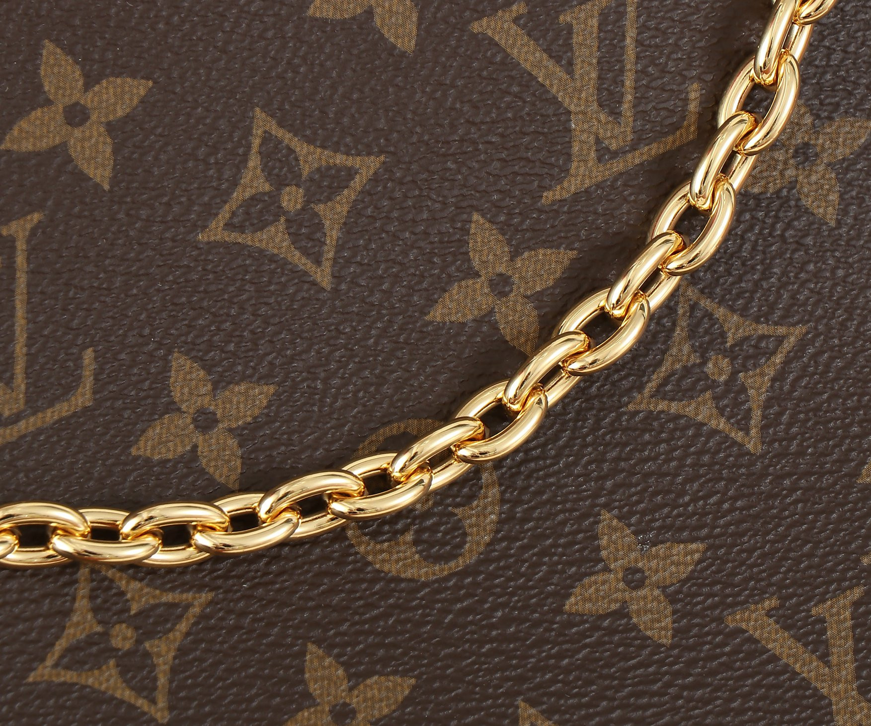 LV lucky Trunk M12075 38 x 23 x 1cm