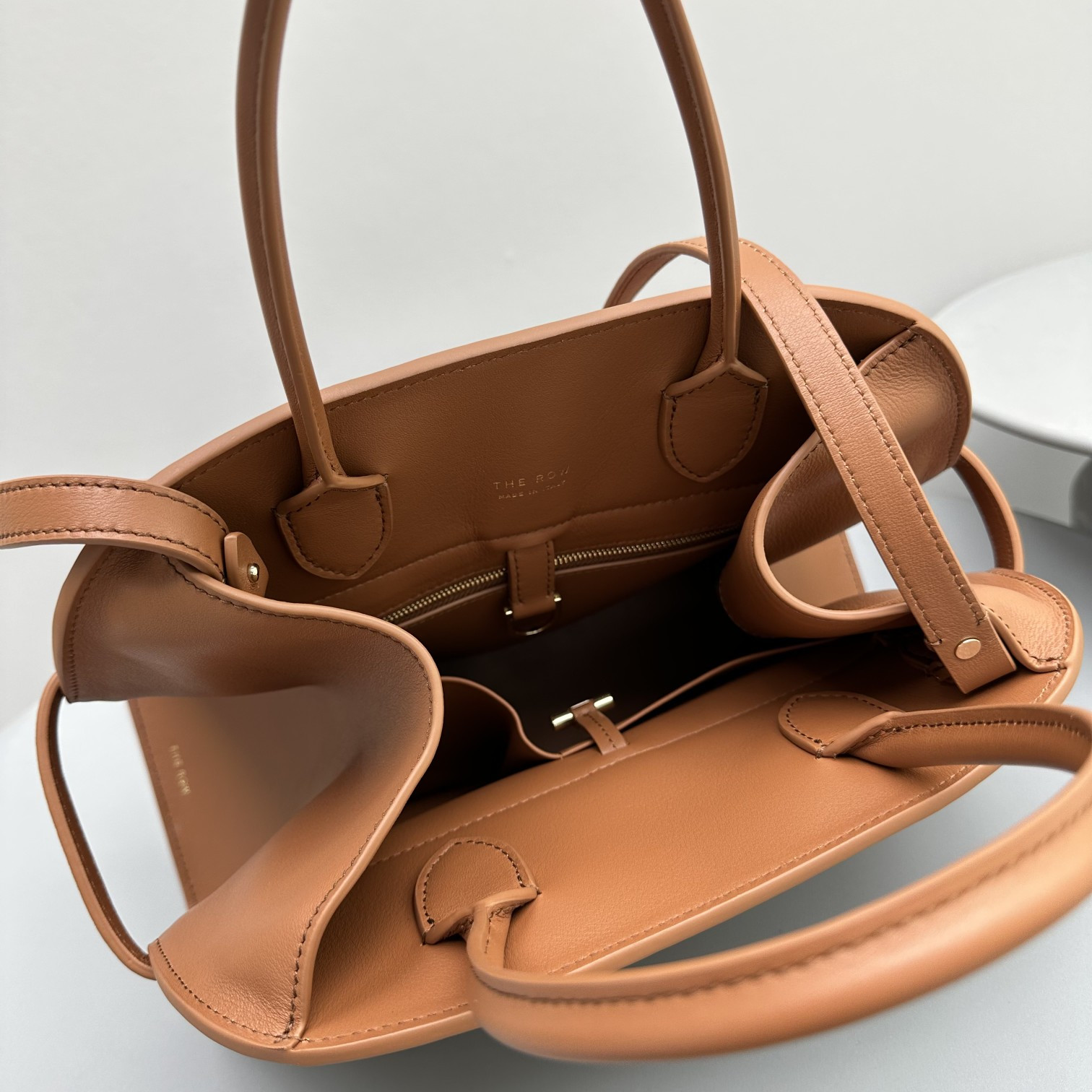 T*e R0w margaux belt 12 32x15x25cm