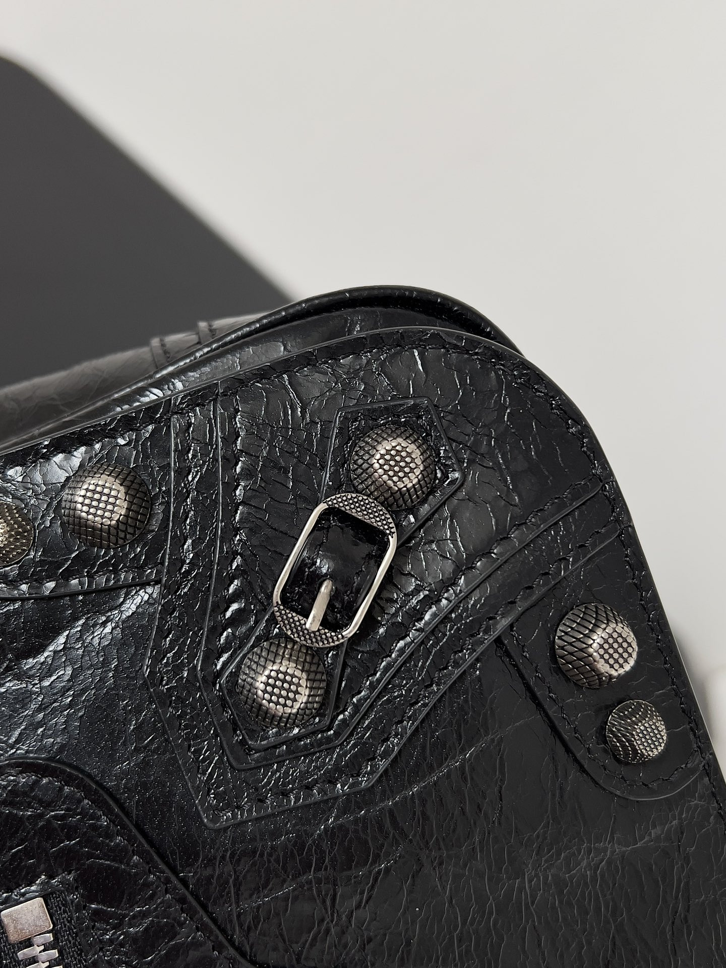 Ba*len*cia*ga le cagole mini flap bag in black 20 x 14 x 5 cm