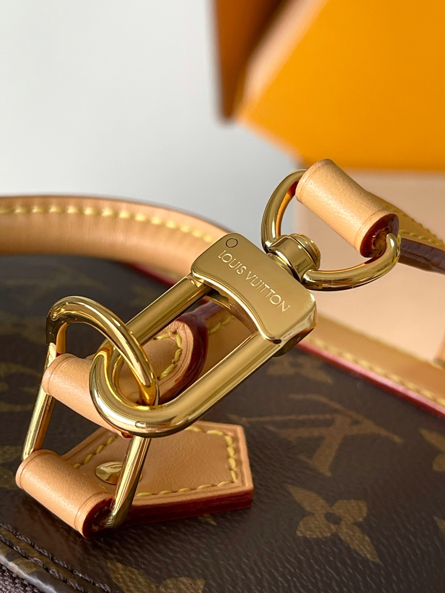 LV Nano Alma M82717 18x12x8cm