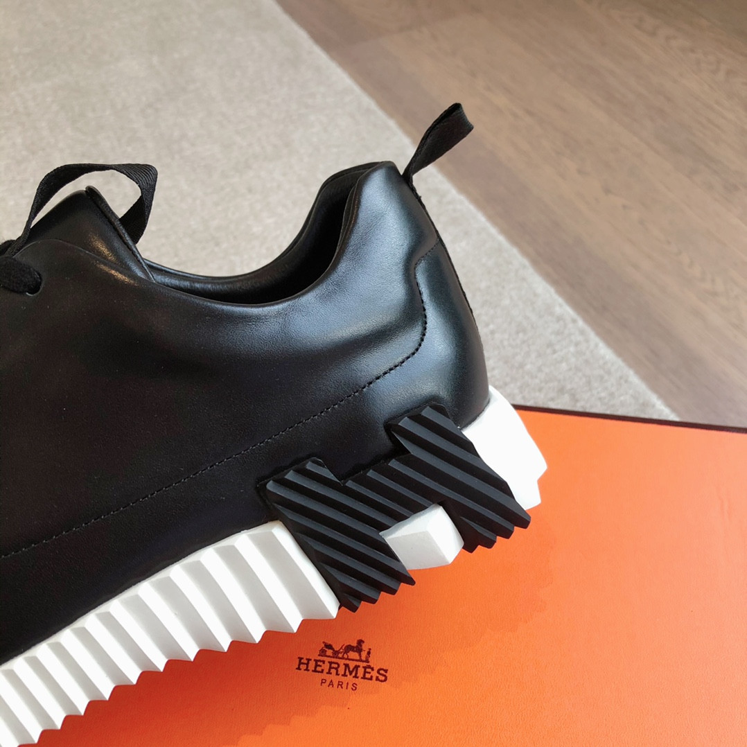 UA Hermès Bouncing Sneaker