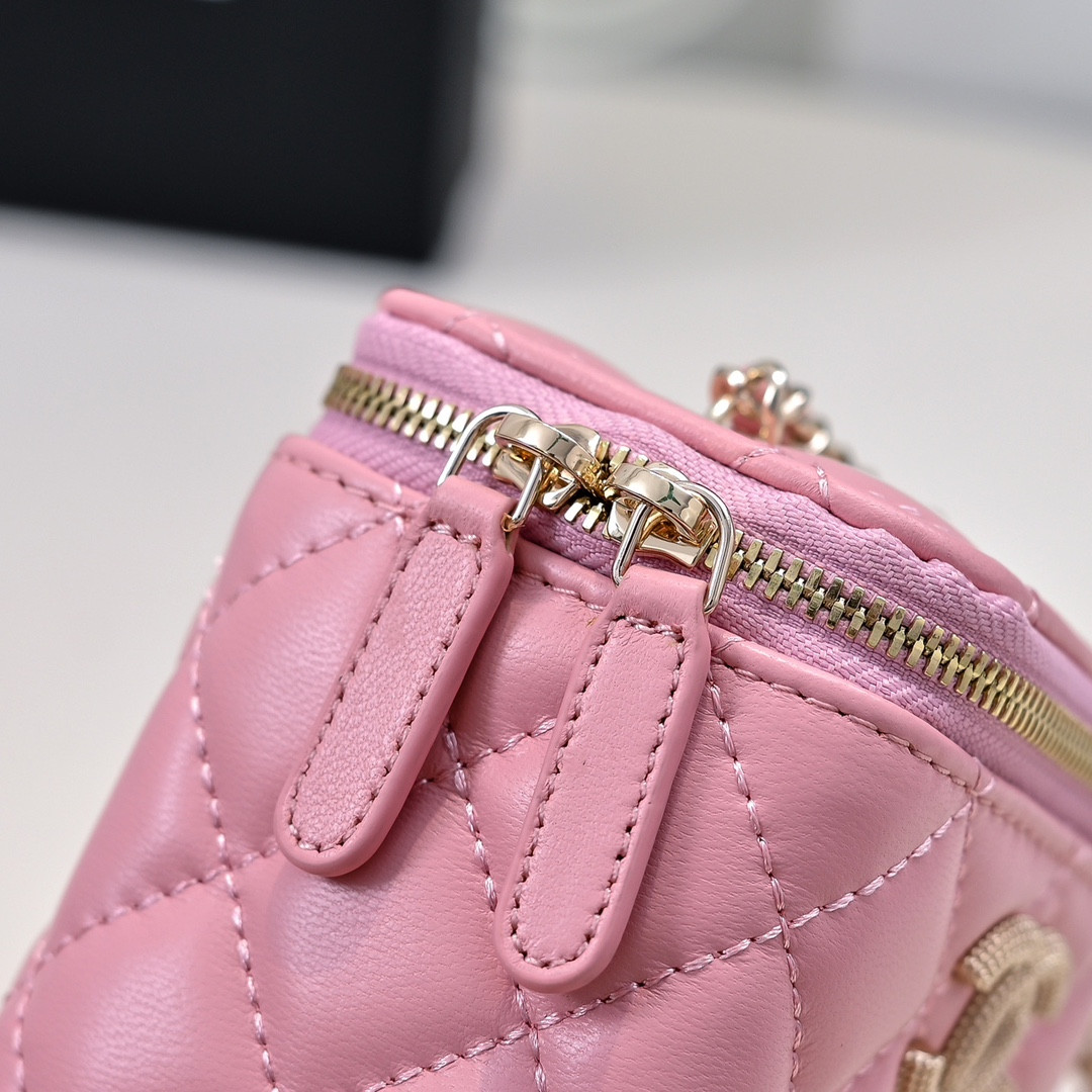 Ch*el small vanity with chain 8.5x11x7cm