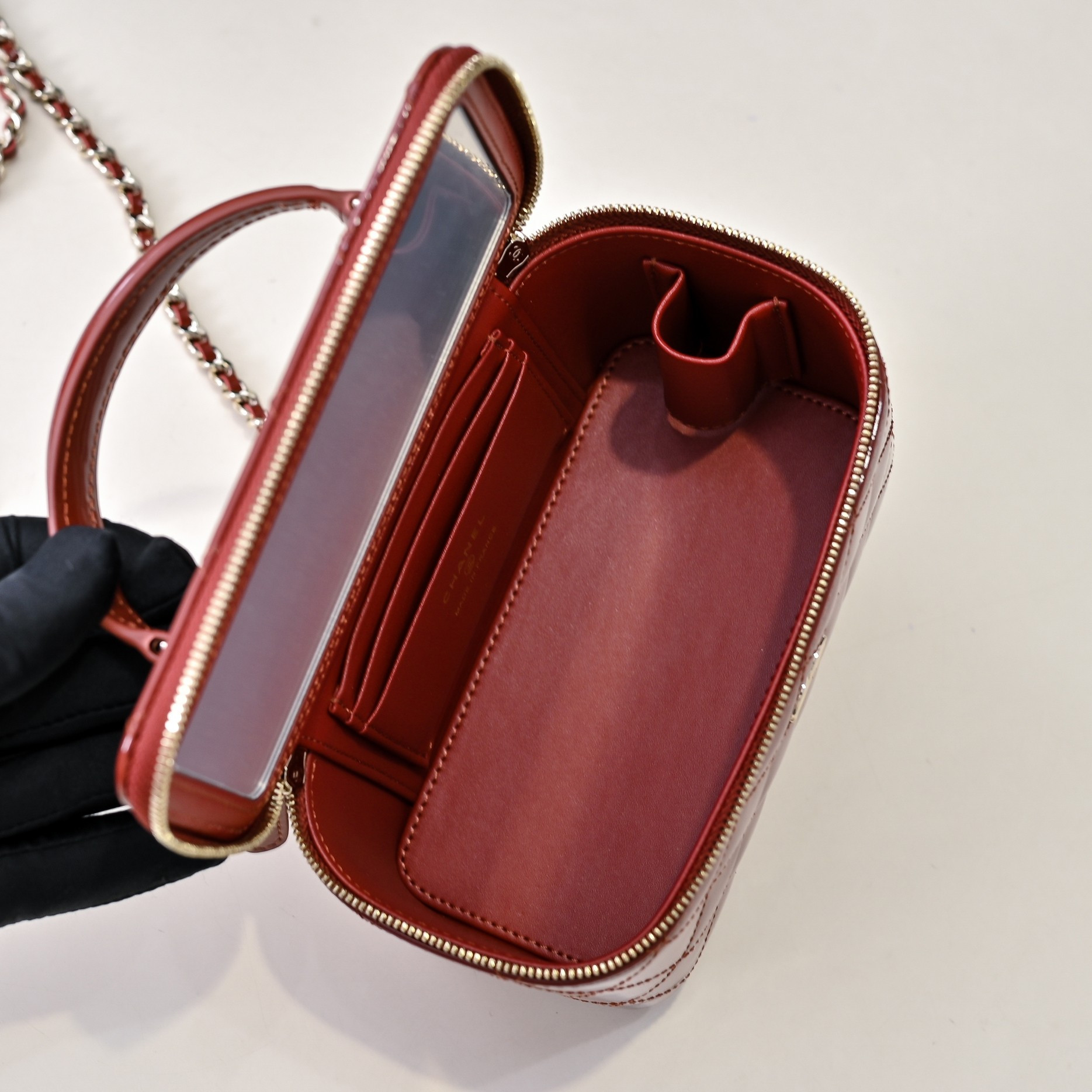 Ch*el long vanity with chain 16.5x10x8cm