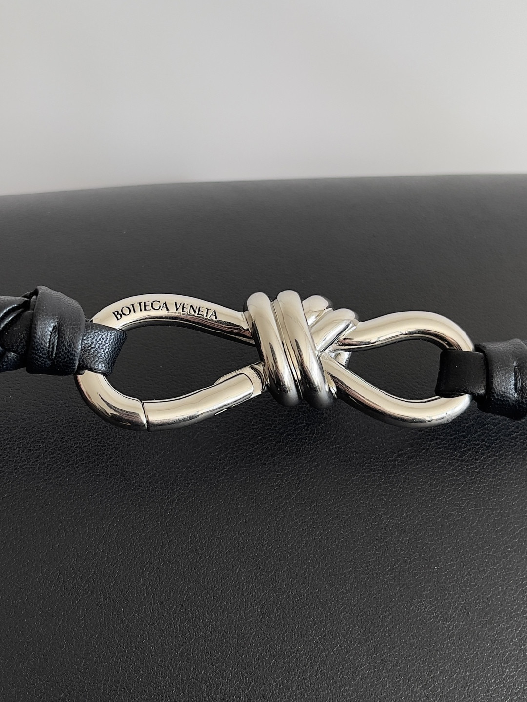 bo*te*ga Ve*ne*ta medium andiamo messenger 37x26x13cm