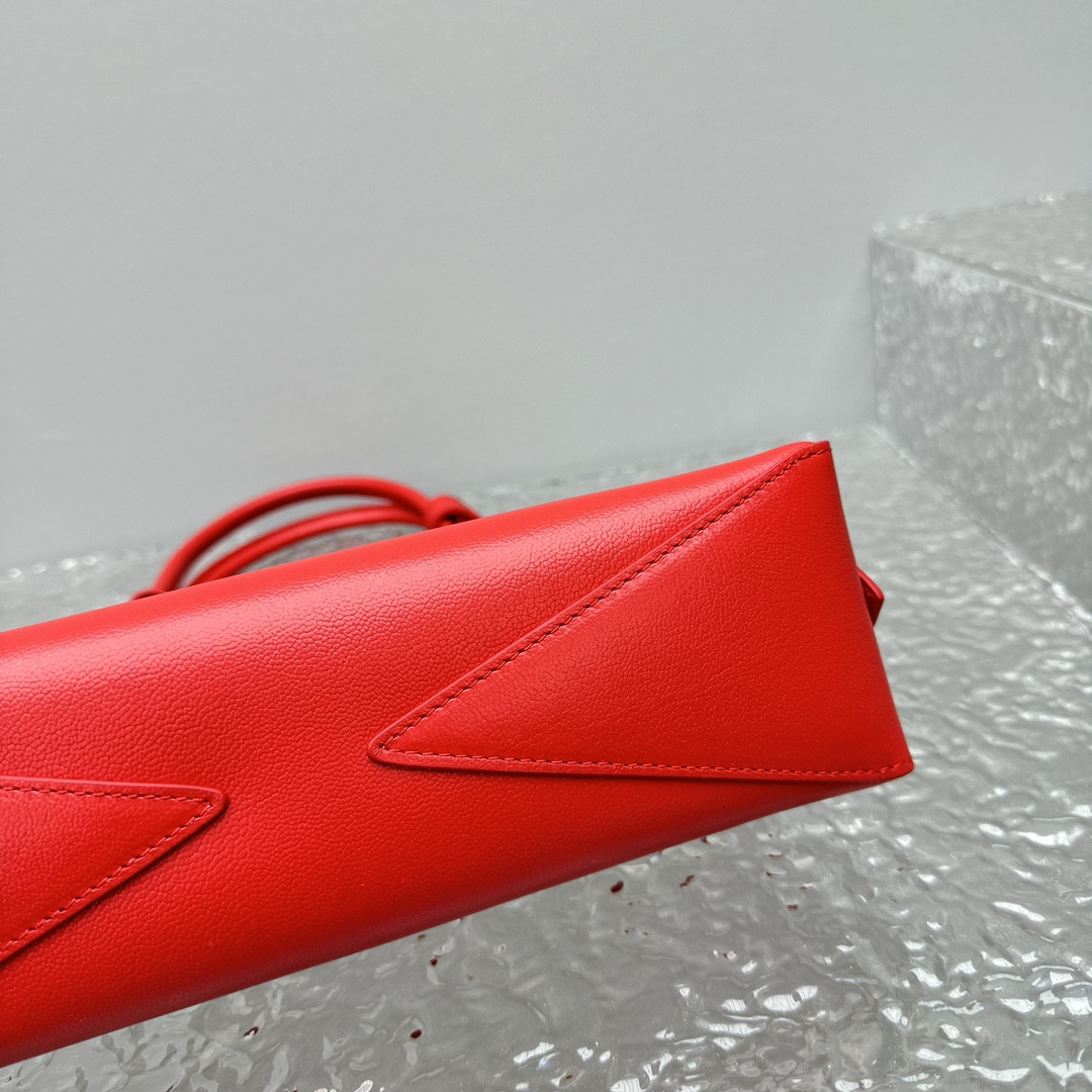 ALAÏA LE TECKEL SMALL BAG 27x9x8cm