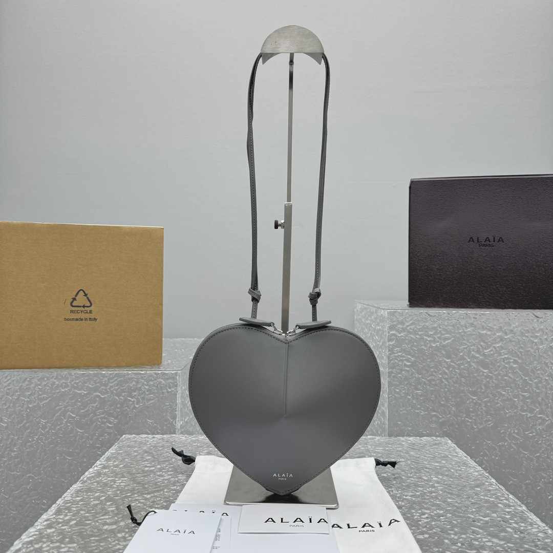 ALAÏA Le Coeur Heart Bag 18.5x20.5x5cm