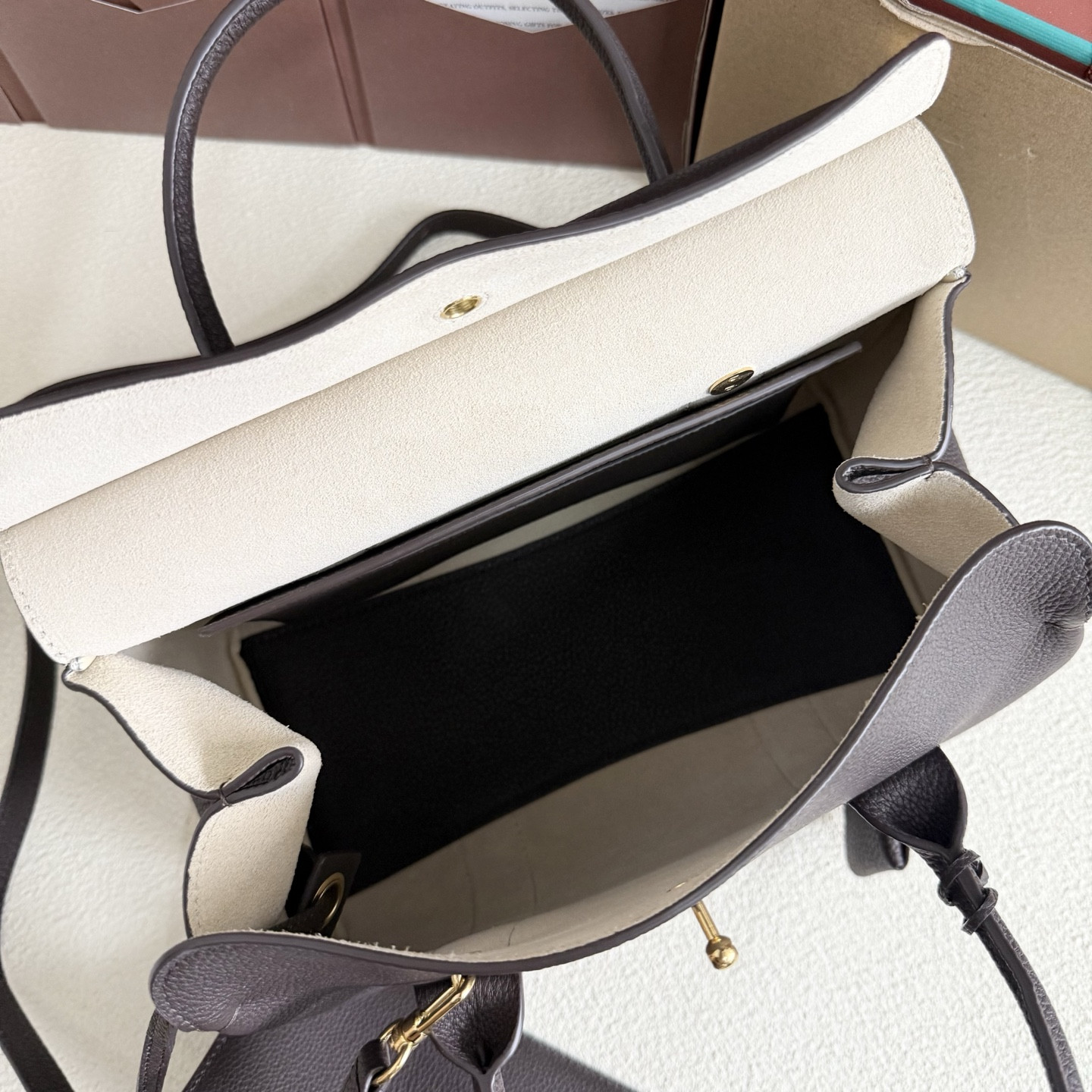 L**o p*ana loom l25 calfskin 25x18x12.5cm