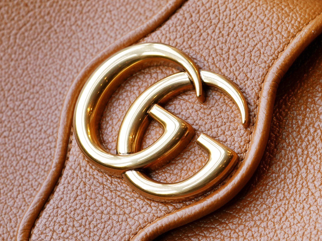 Aphrodite medium shoulder bag