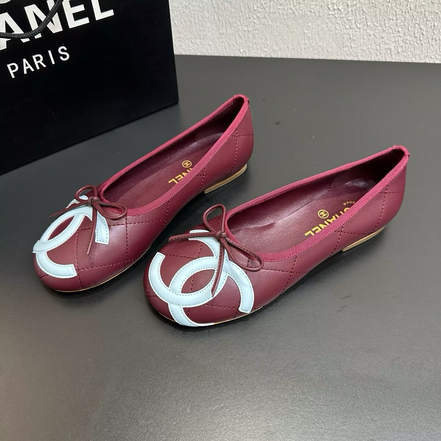 ua Ch**el ballet flat
