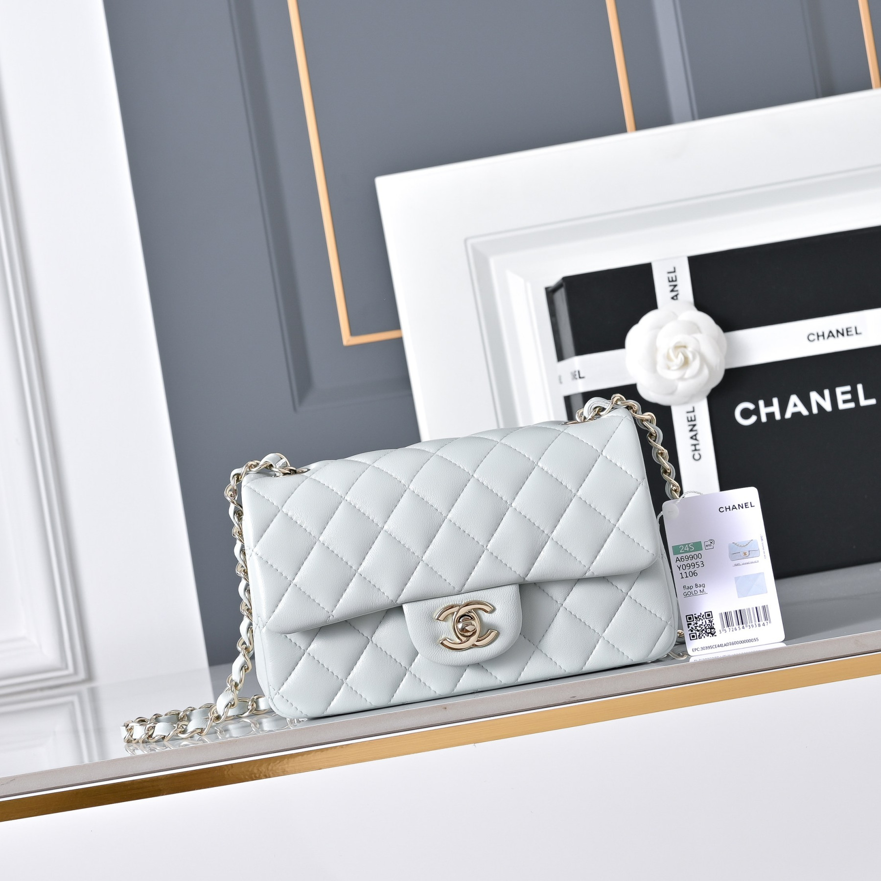 Chanel Mini Flap Bag 20x12x6.5cm