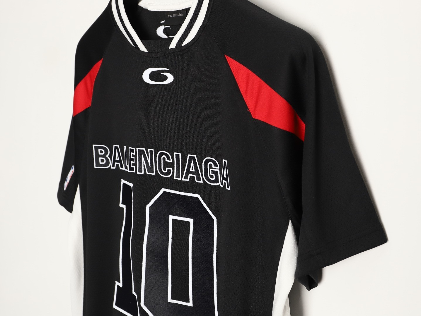 Ba1en*iaga short-sleeved t-shirt