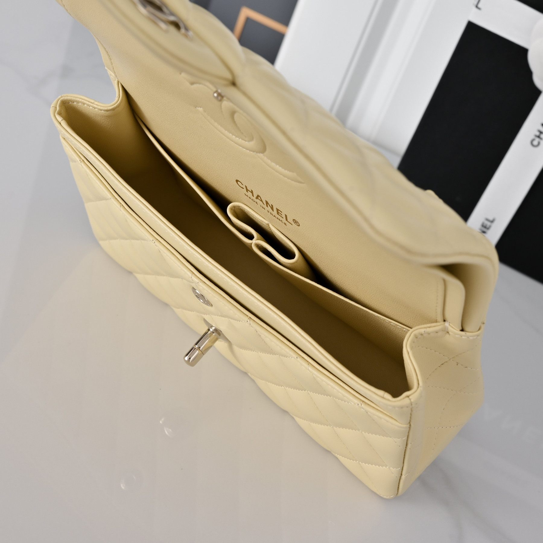 Chanel Classic Flap Handbag CF A01113 23x14.5x6cm
