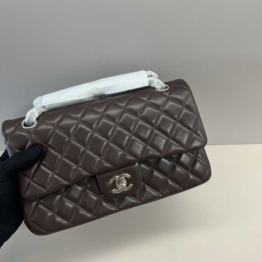 Chanel Classic Flap Bag 15x25.5x6cm