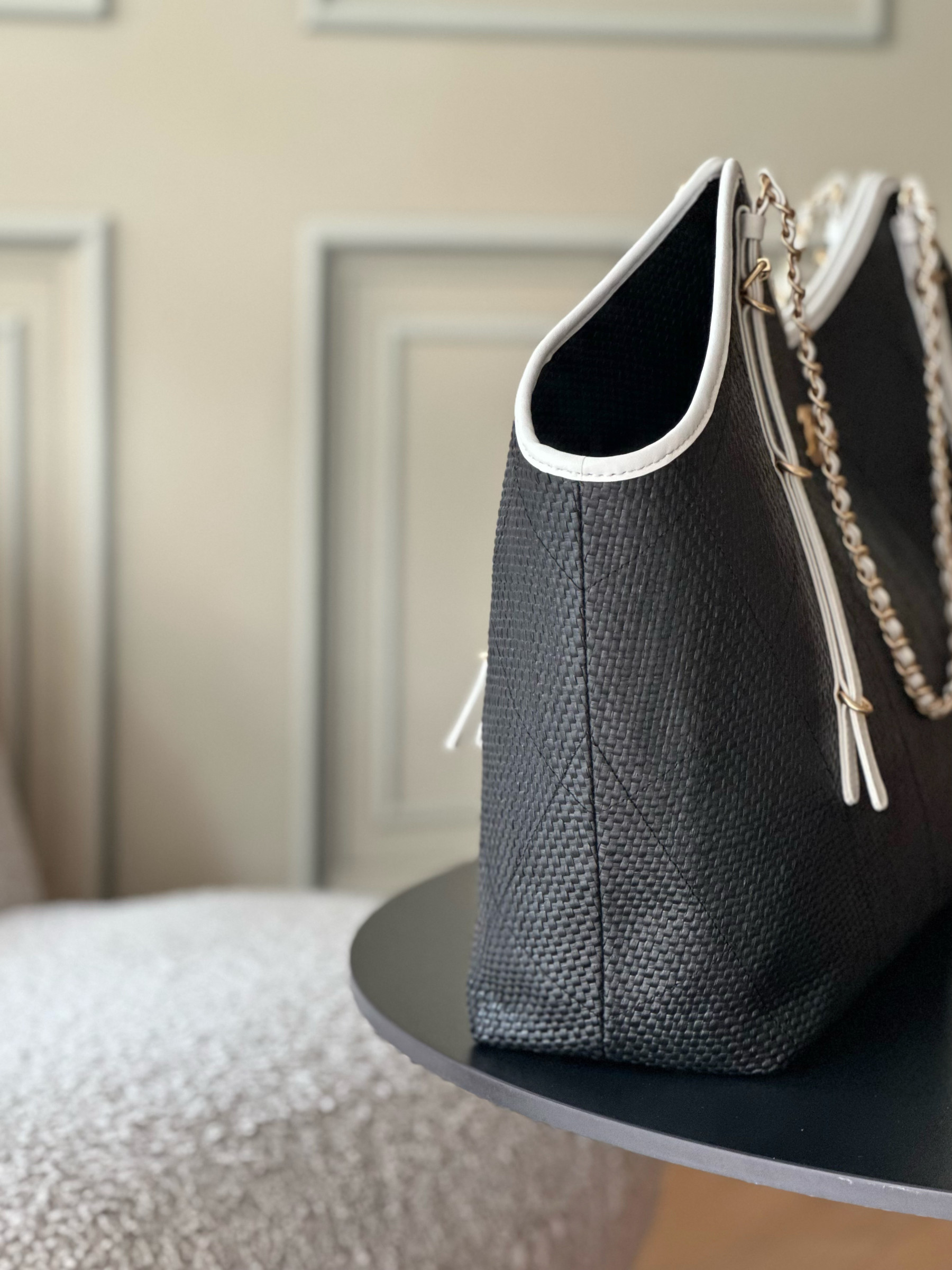Chanel Maxi Shopping Bag AS5463 36 x 59 x 13cm