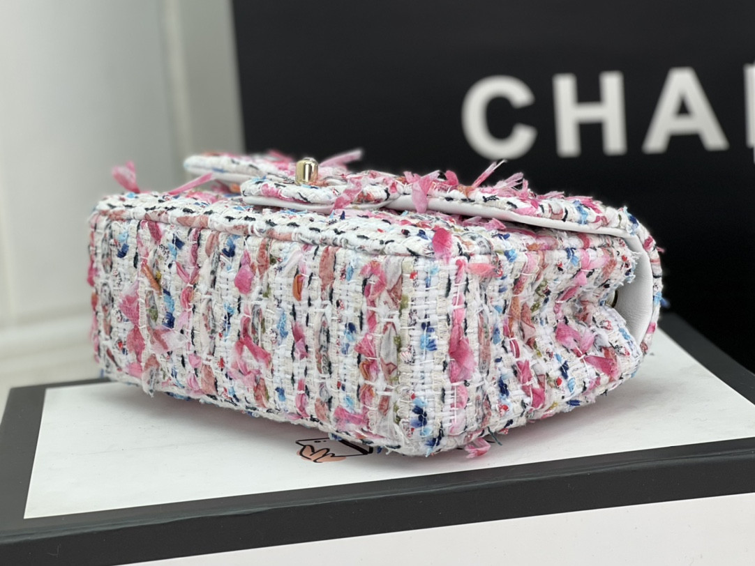 CHANEL MINI CLASSIC 11.12 HANDBAG 20 12 × 20 × 6 cm