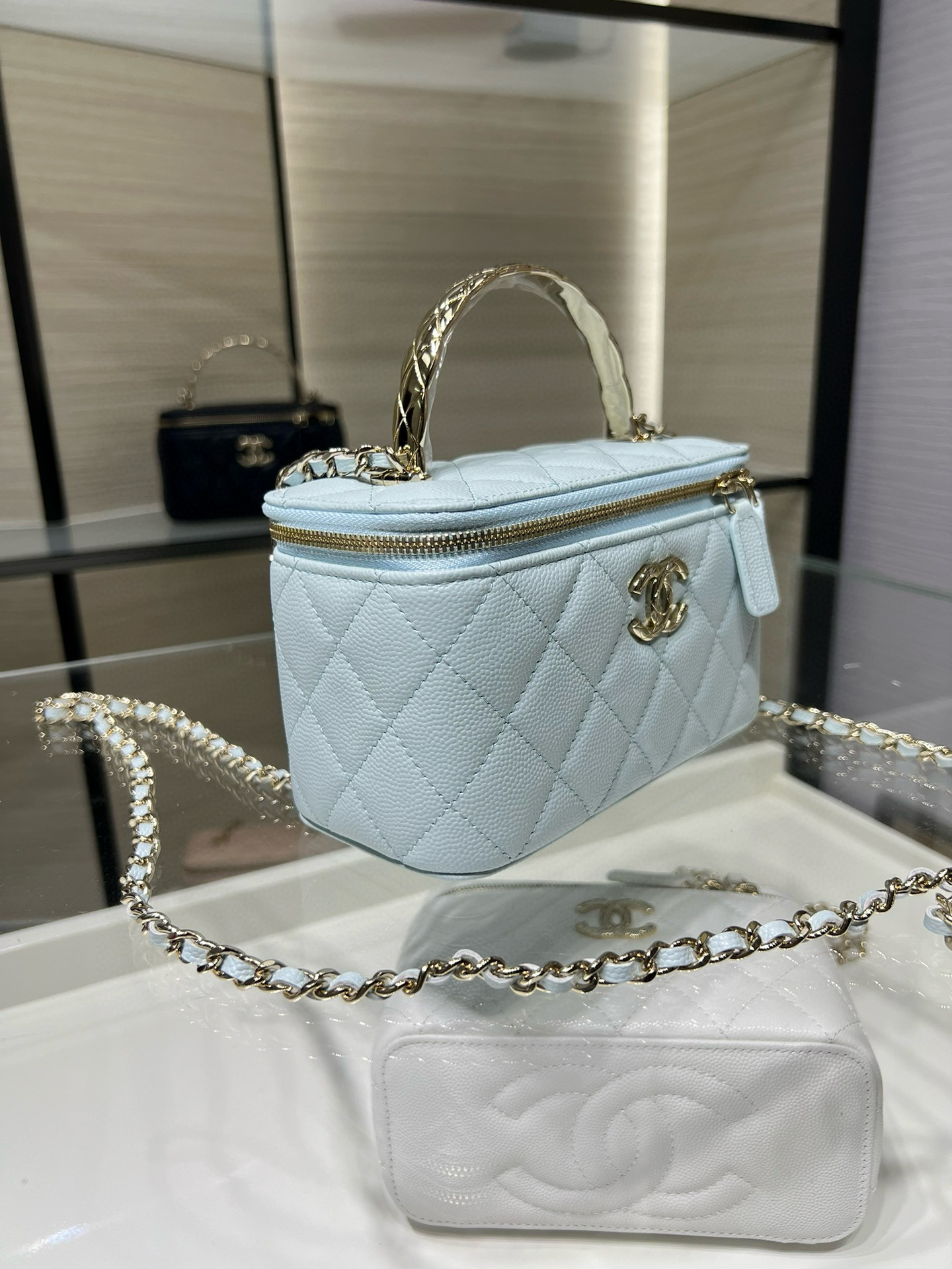 Chanel Clutch With Chain Light Blue AP4590 17x9.5x8cm